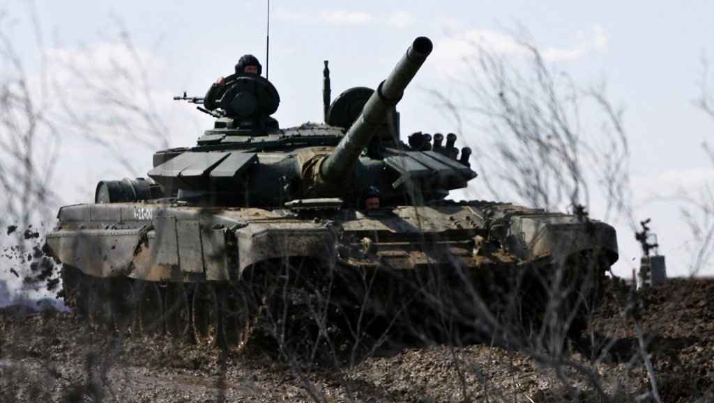 Krievu tanki Ukrainā virzās tālāk un pietuvojušies Mariupolei