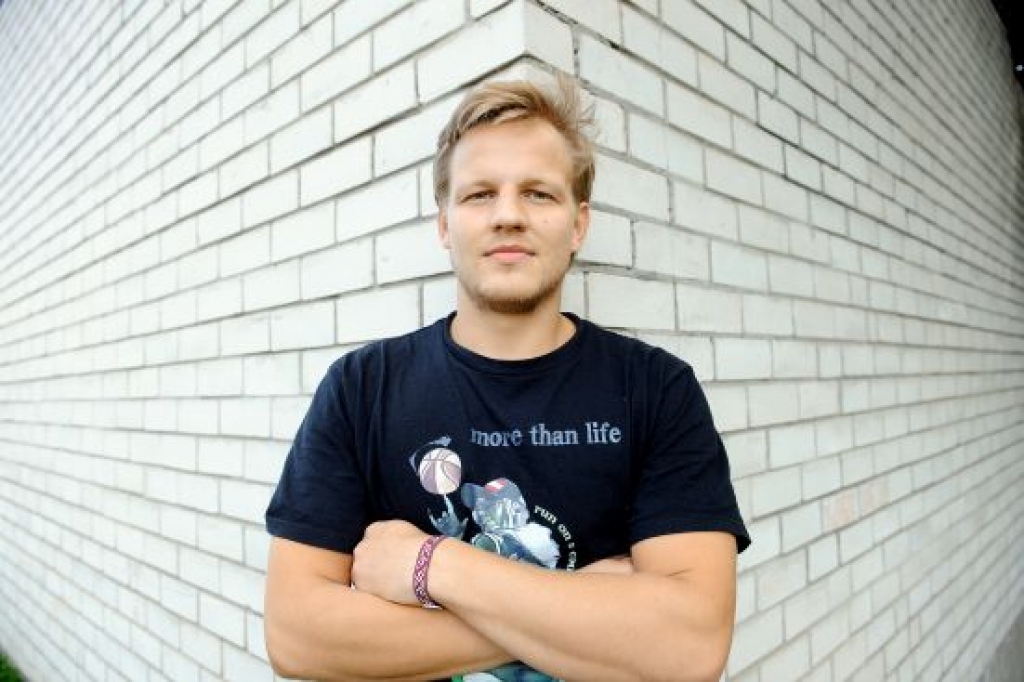 Piespiests pie sienas, bet nepadosies. Saruna ar hokejistu Ralfu Freibergu