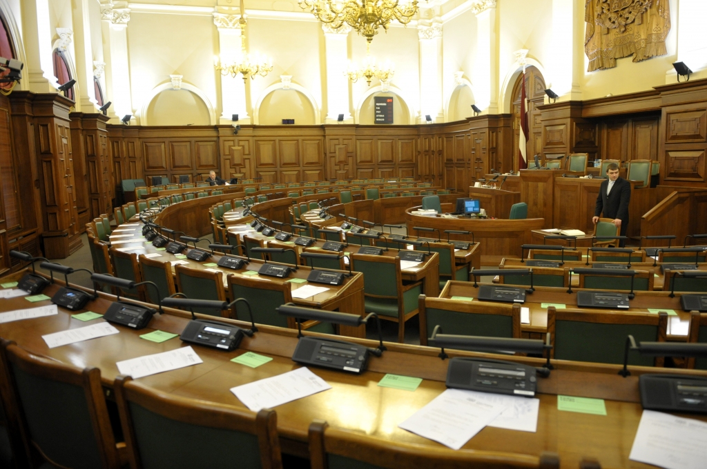 Aptauja: Izredzes iekļūt Saeimā četriem politiskajiem spēkiem