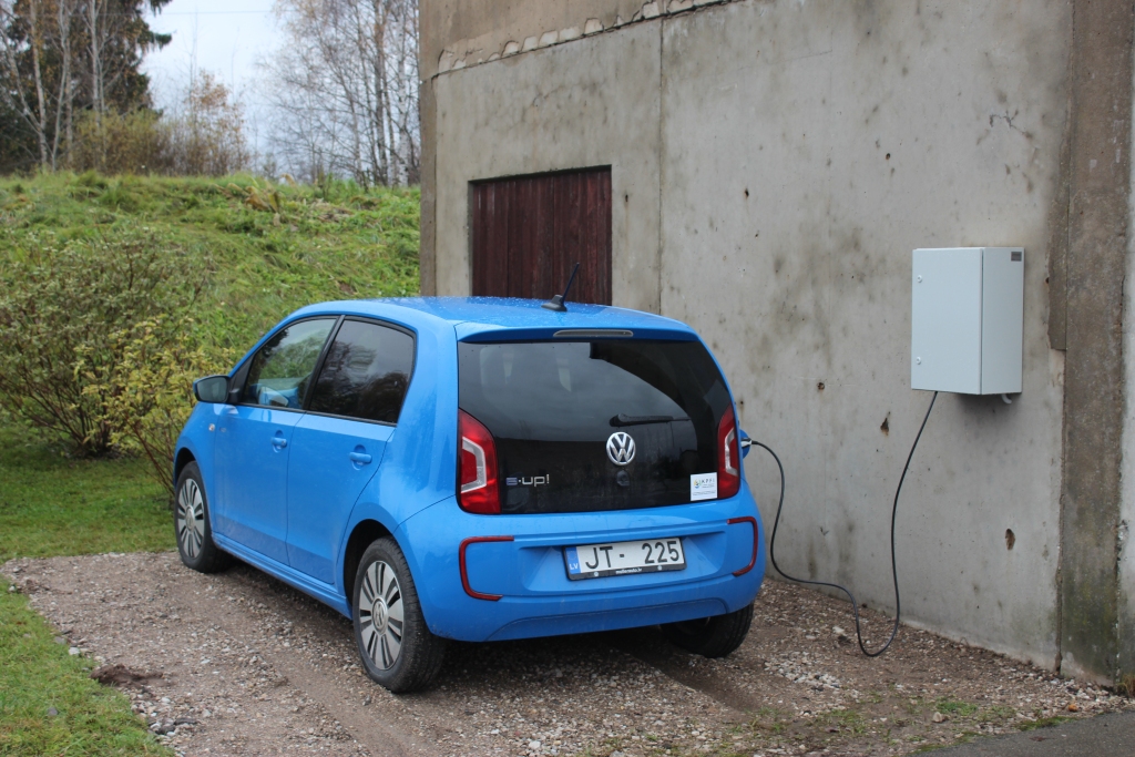 Burtnieku novadā ieripo elektromobilis!