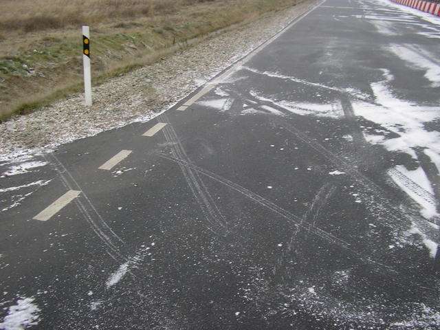 Uz autoceļiem uzdarbojas vandaļi