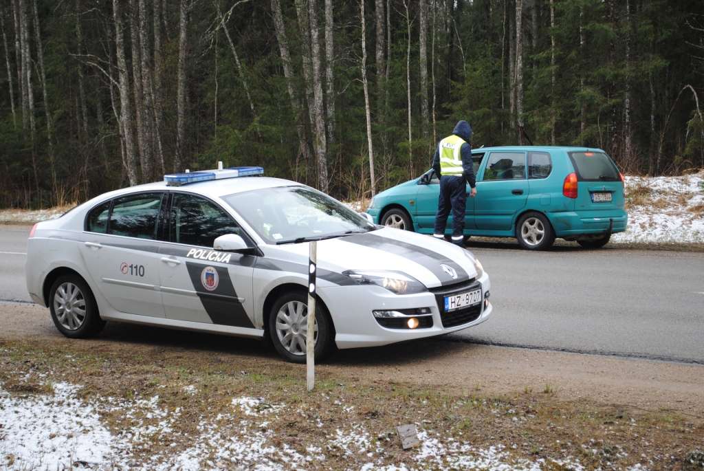 Valsts policija intensīvi kontrolē atļautā braukšanas ātruma ievērošanu