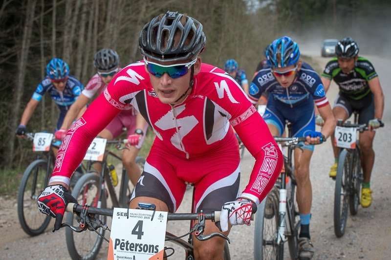 Pētersons, Preimanis, Janevics, Vosekalns un citi cīņā par SEB MTB maratona Smiltenes posma uzvaru