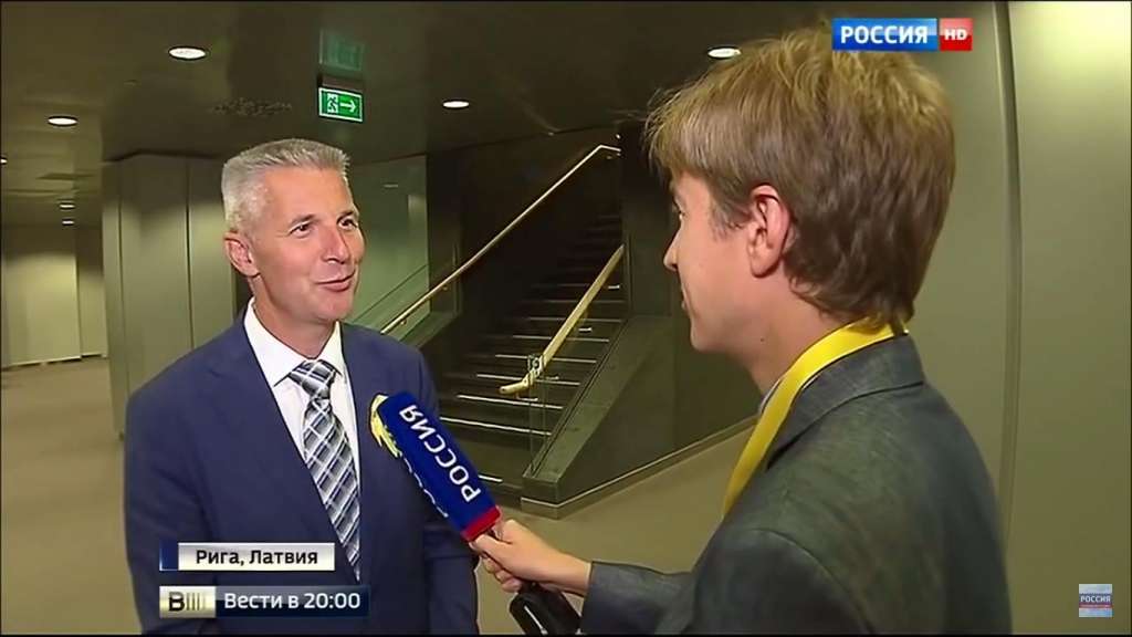 Krievijas TV sižetā par NATO centru Rīgā cenšas radīt objektīvas žurnālistikas iespaidu