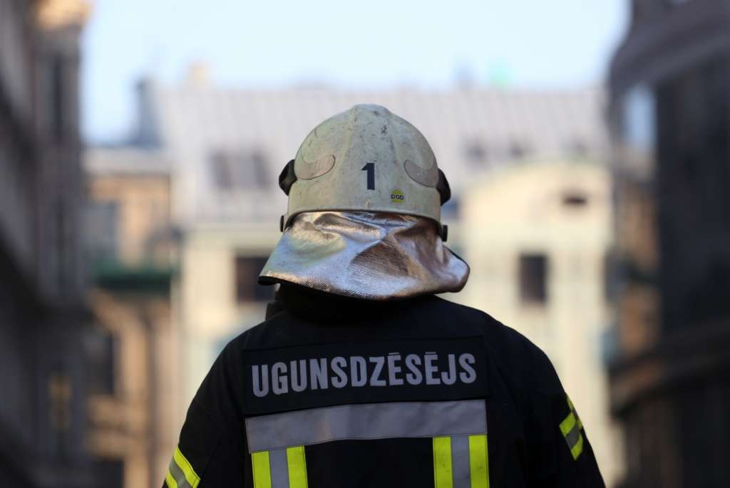 Aizdomas par ļaunprātīga dedzinātāja uzdarbošanos Imantā