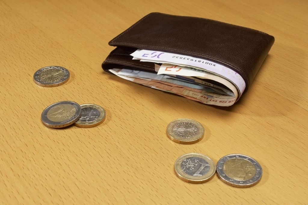 Speciālistu trūkums atsevišķos uzņēmumos draud ar "algu burbuli"