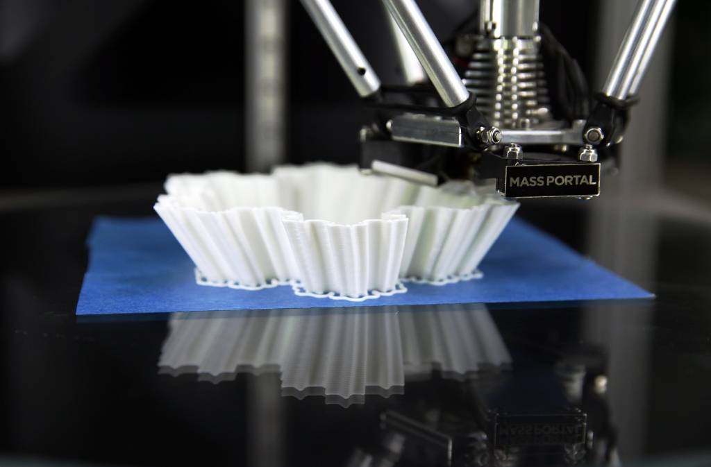 Papildināta - FOTO: Atklāj Baltijā lielāko 3D printēšanas tehnoloģiju centru 