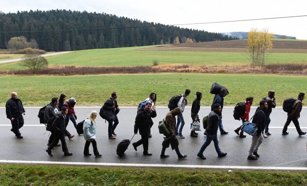 Lietuvā vāks parakstus par bēgļu likuma atcelšanu
