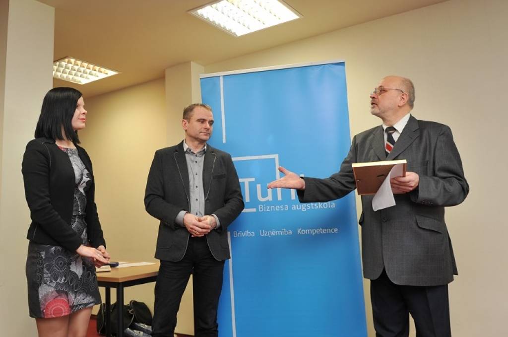 Žurnālistikas cerības balva Dienas žurnālistei Annai Strapcānei
