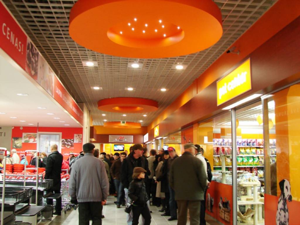 Apturēti Ādažu tirdzniecības centra Apelsīns paplašināšanas darbi