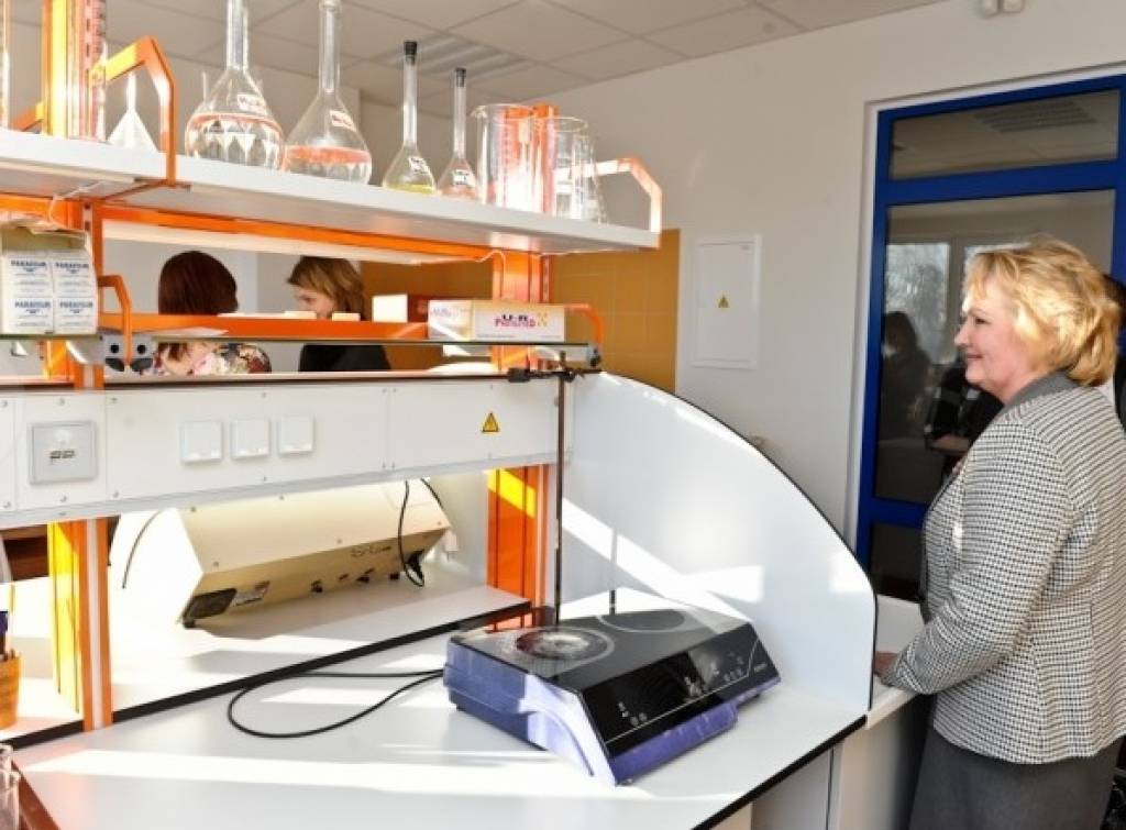FOTO: Atklāj Agronomisko analīžu laboratorijas jaunās telpas