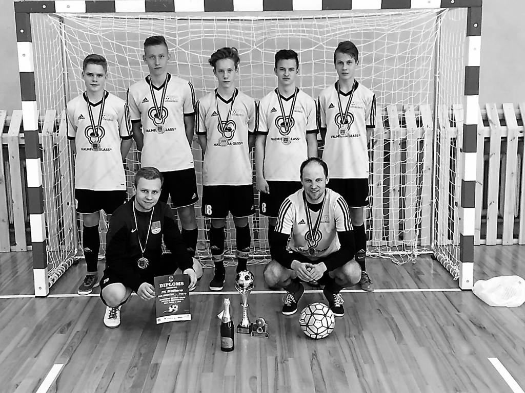Telpu futbolā finišē otrā līga