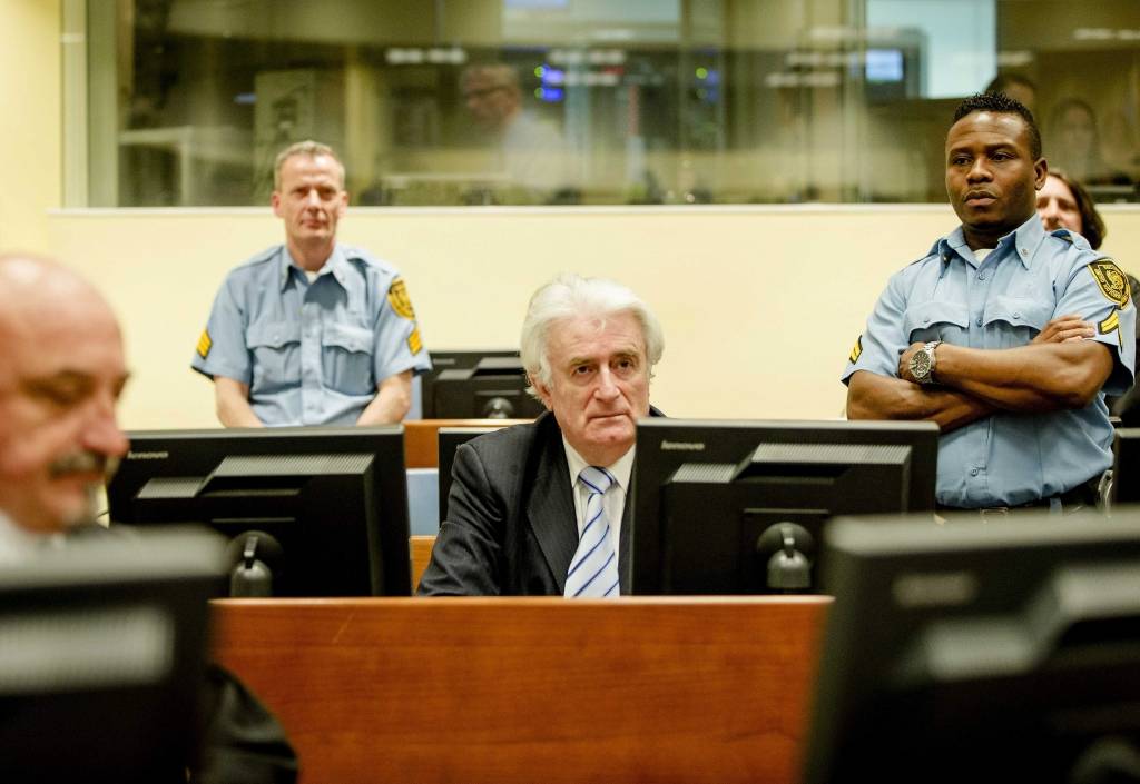Hāgas tribunāls Karadžiču atzīst par vainīgu genocīdā