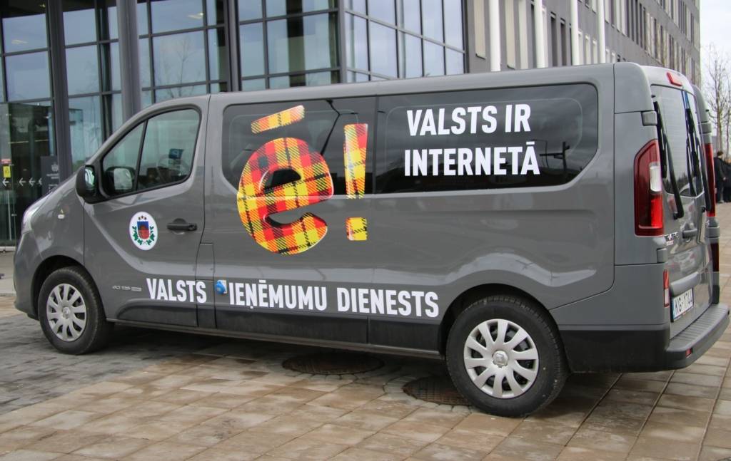 Šodien Ērģemē un Kārķos , rīt - Zvārtavā un Vijciemā viesosies VID busiņš