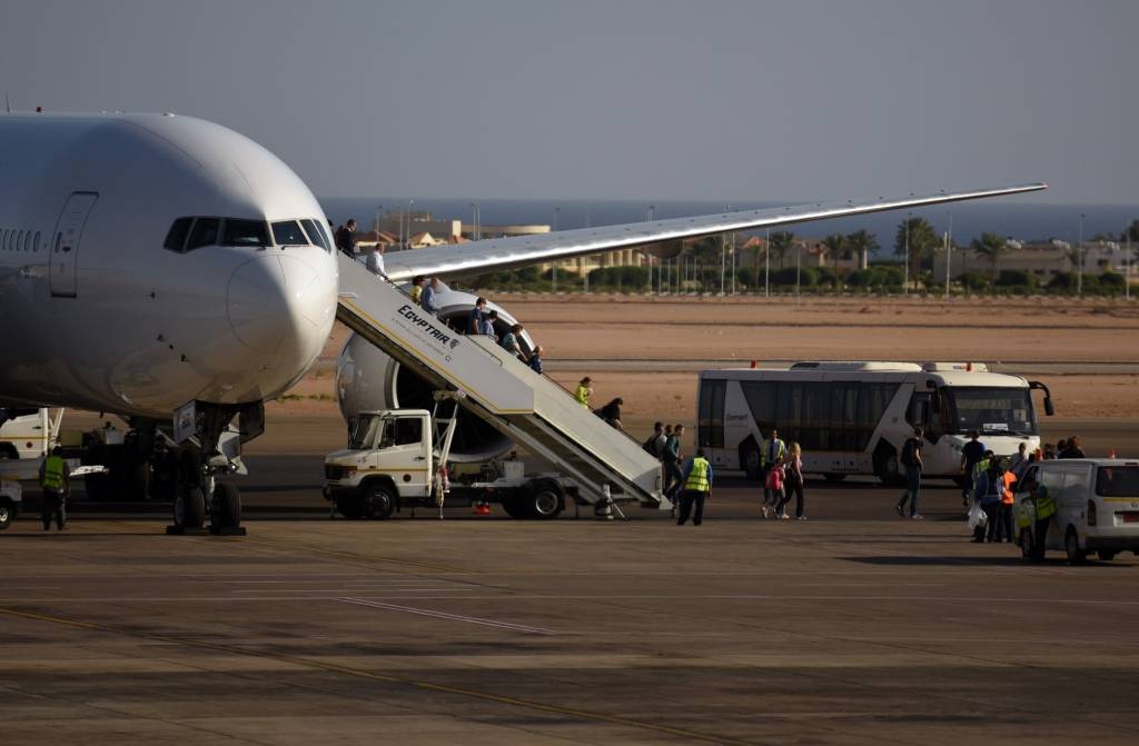 Egypt Air lainera nolaupītājs aizturēts (papildināts plkst.14:55)