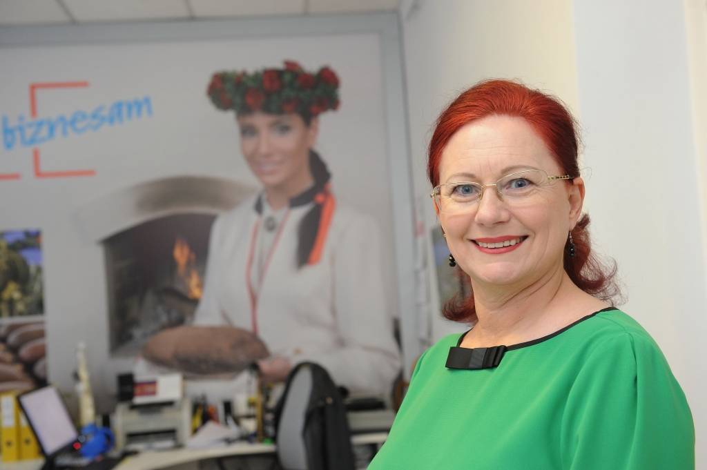 Šuj pārsvarā aizjūras dizaineriem 