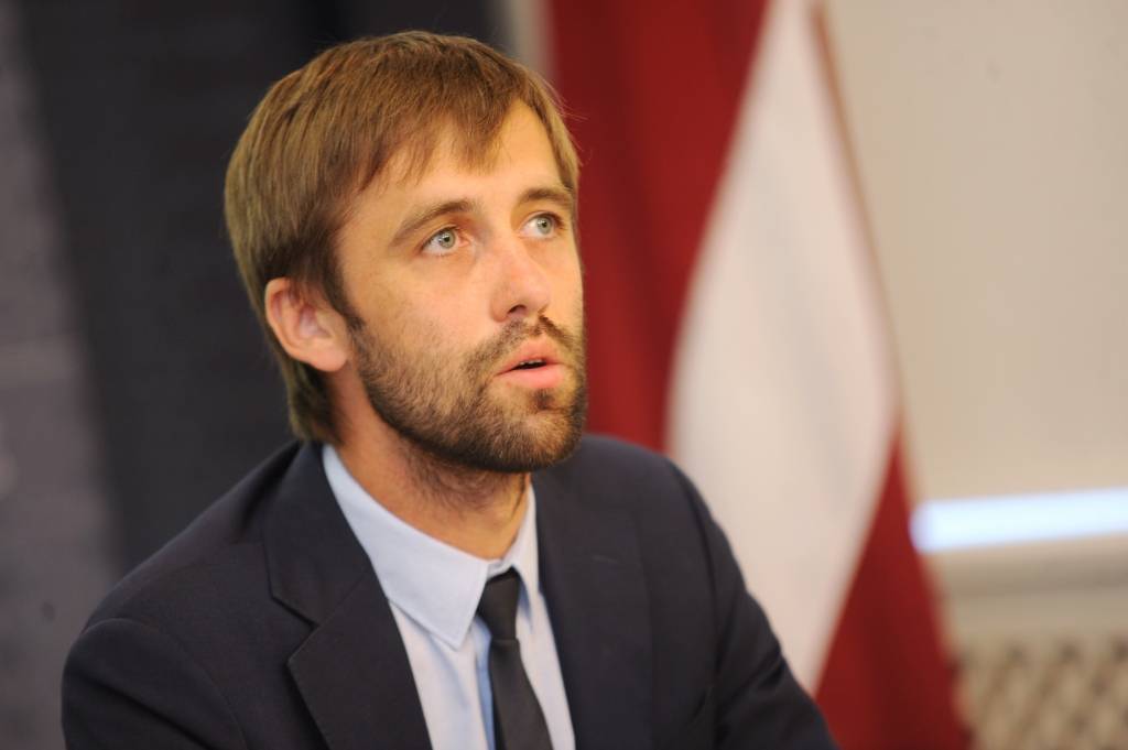 FM: Situācija ar ES fondu apguvi patlaban ir satraucoša
