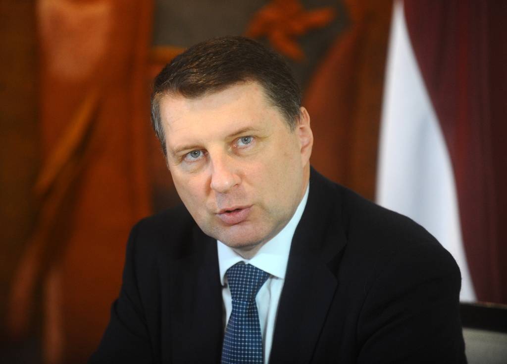 Prezidents saskata iespēju sākt diskusiju par valsts augstāko amatpersonu «ātrāku pieeju» ārstiem