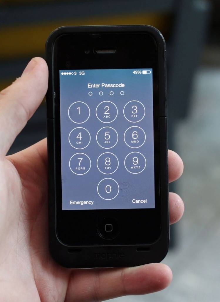 Apple pērnā gada otrajā pusē saņēmusi 30 000 prasību piekļūt informācijai tās ierīcēs