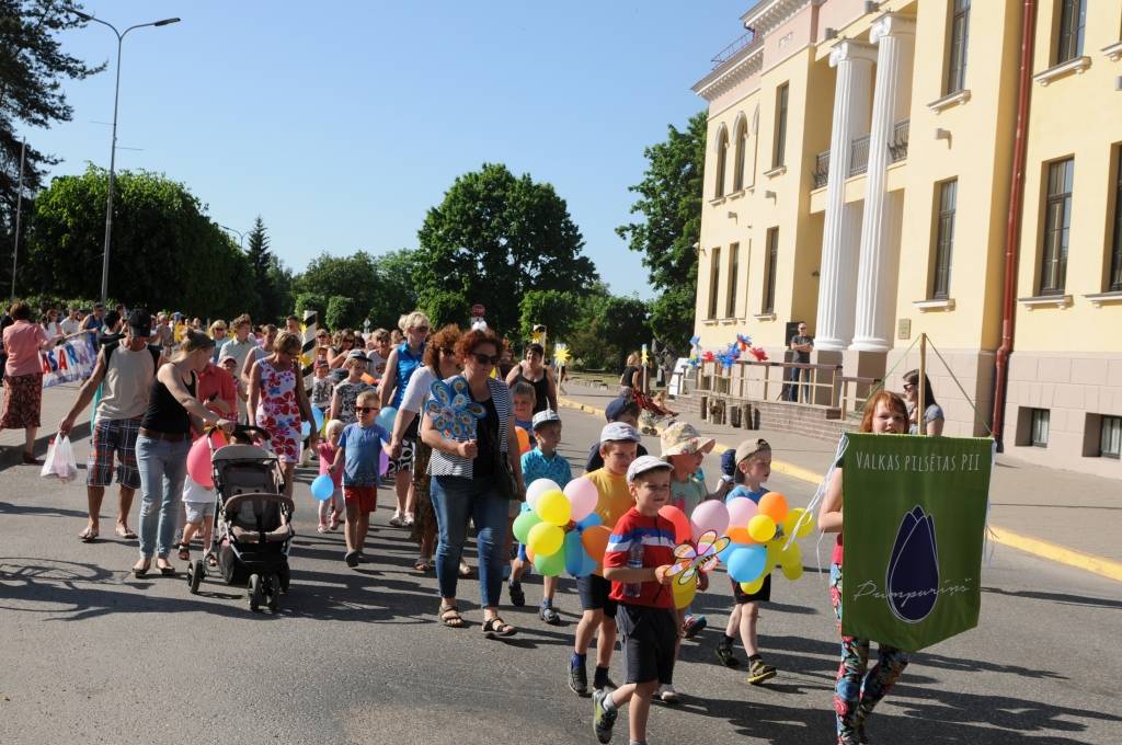 Atzīmē Starptautisko Bērnu aizsardzības dienu