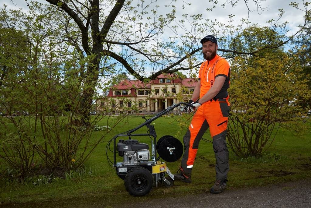 Kas vēl jāzina par robotizētajiem zāles pļāvējiem?