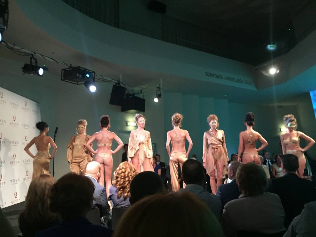 Piesaka jaunu zīmolu Queen Lingerie