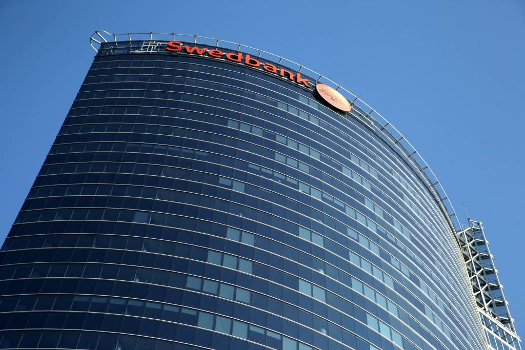 Swedbank peļņa kritusies