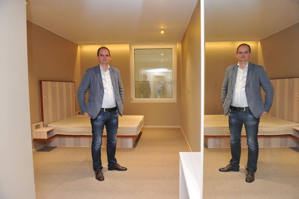 Uzbūvē četrstāvu viesnīcu Zviedrijā