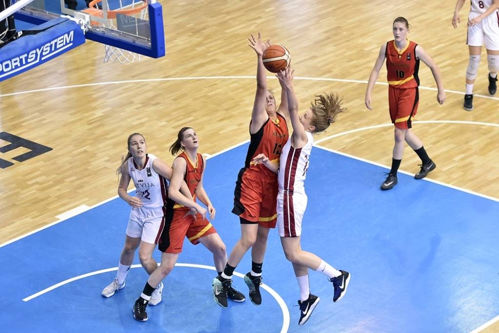Latvijas U-18 basketbolistes pirmo reizi vēsturē iekļūst EČ pusfinālā