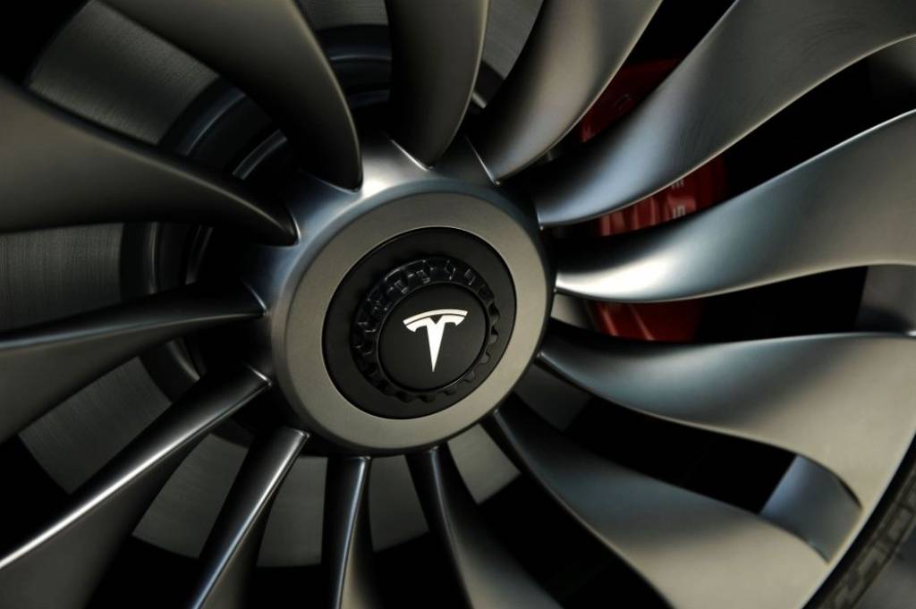 Tesla iepērkas par 2,6 miljardiem dolāru
