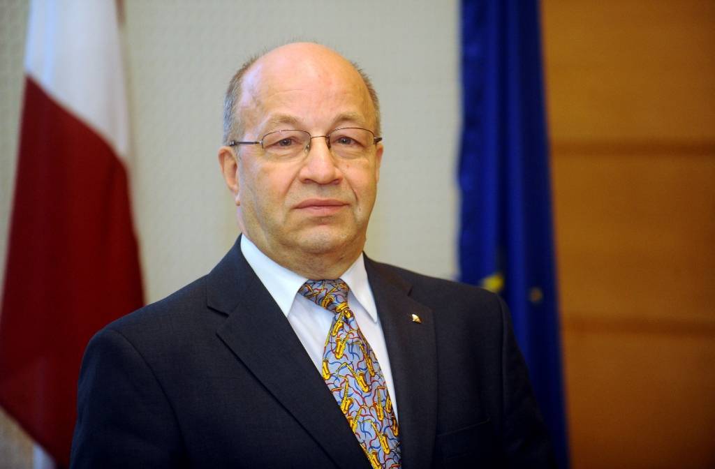 Viedoklis: Svētkos veikali būs slēgti