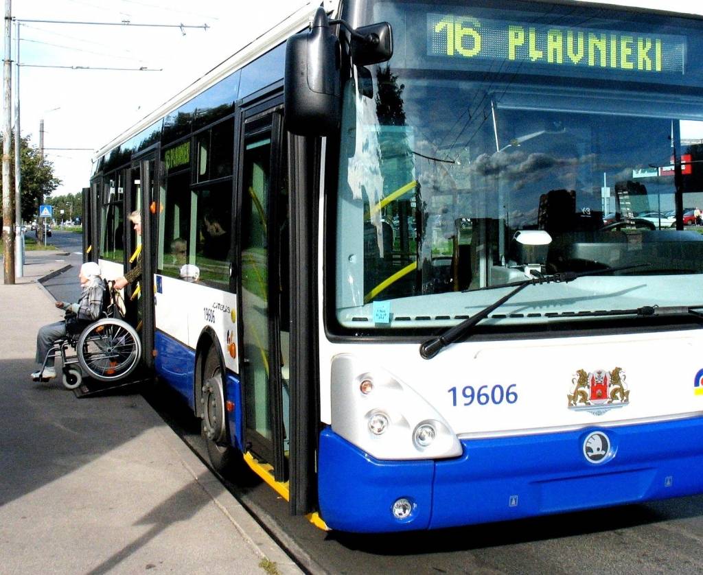 Papildināts - Rīgā tagad tikai zemās grīdas trolejbusi; vecie trolejbusi tiks pārdoti metāllūžņos