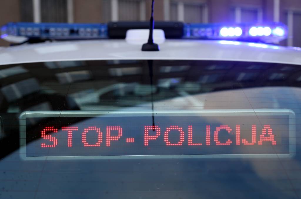Jēkabpilī policiste uzbrauc bērnam uz gājēju pārejas