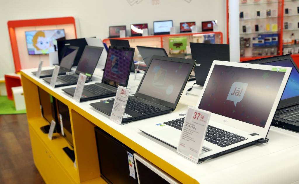 Šurp datoru uz skolu…