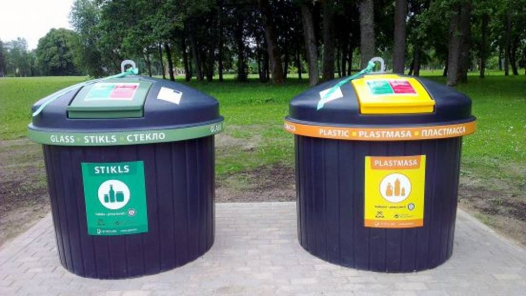 Saskatīt iespējas atkritumu šķirošanā un pārstrādē