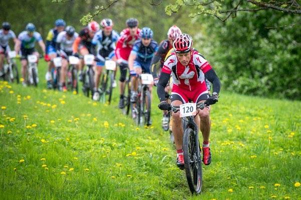 Svētdien Talsos intriģējošais Latvijas čempionāts MTB maratonā ar valcēnieti favorītos