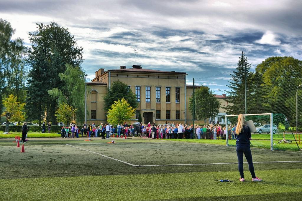 Sadraudzības sporta diena Smiltenes vidusskolā