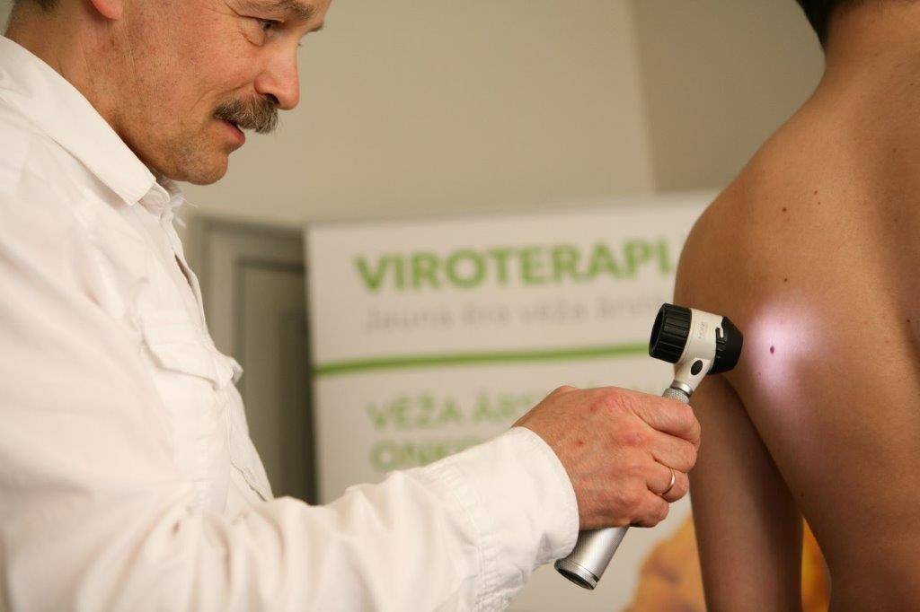 Melanomas modrības akcijas ietvaros  aicina veikt preventīvas ādas pārbaudes