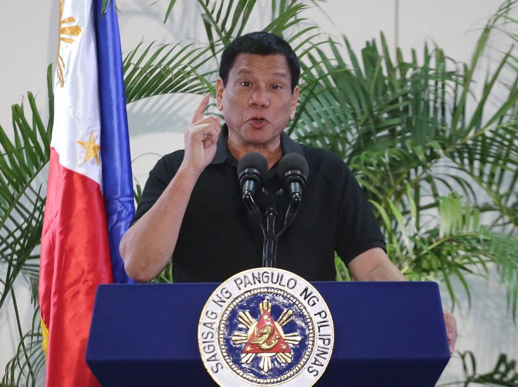 Duterte salīdzina sevi ar Hitleru un grib "nogalināt miljoniem narkomānu" 
