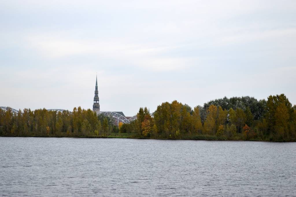 Oktobra pirmajā dienā gaiss iesils līdz plus 17 grādiem