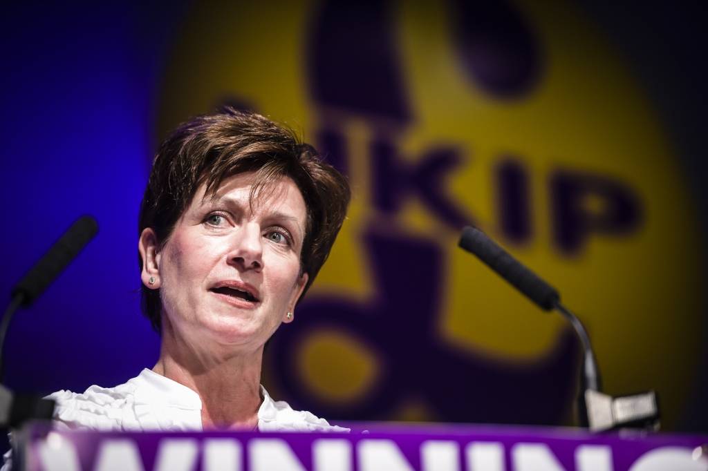 Vien pēc 18 amatā pavadītām dienām atkāpusies UKIP jaunā līdere