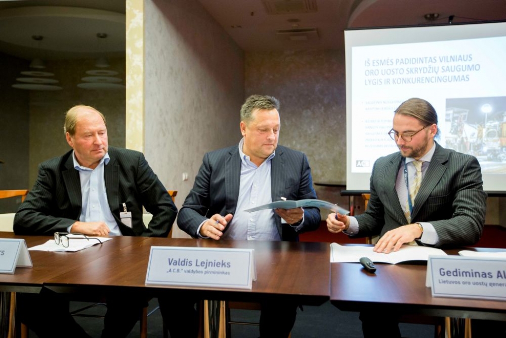 Latvijas ceļu būvnieks Lietuvā noslēdz 19 miljonus eiro vērtu līgumu