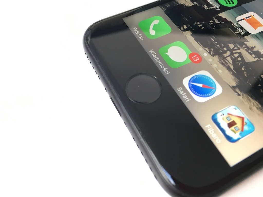 Jaunais iPhone 8 varētu aizkavēties par vairākiem mēnešiem