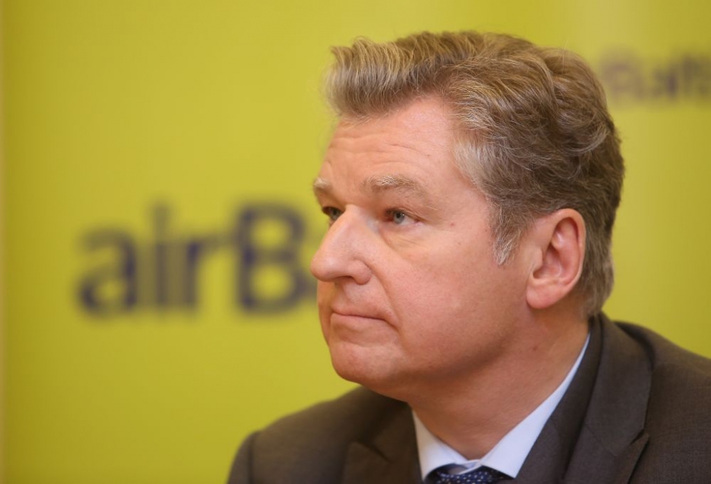 Raidījums: Montāgam-Girmesam piederošās airBaltic akcijas nonāks Dānijas uzņēmēja īpašumā