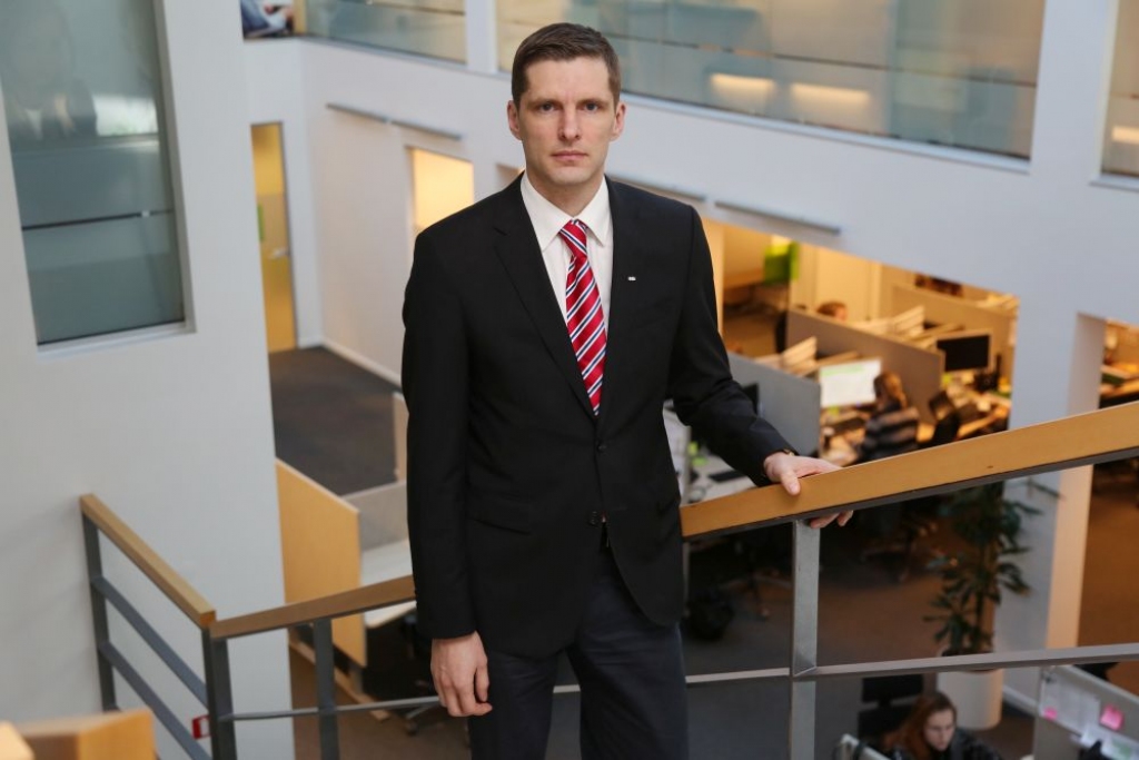 Eksperts: Pensiju līdzekļi ieguldīšanai ceļos nav novirzāmi