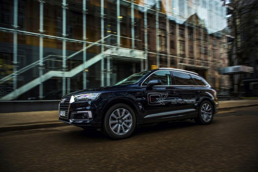 Audi Q7 e-tron Latvijā nebūs lēts pirkums