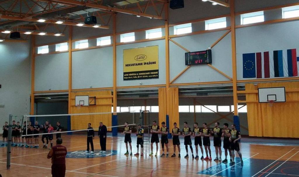 Volejbola klubs “Valka” izcīna uzvaru pirmajā spēlē par 3.vietu