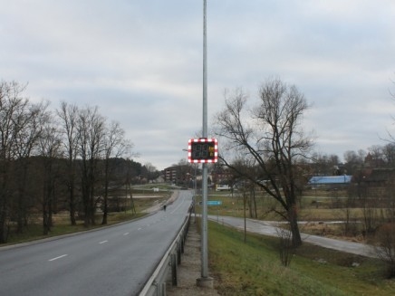  Pašvaldībās atzinīgi vērtē interaktīvo ceļa zīmju lomu satiksmes drošības uzlabošanā
