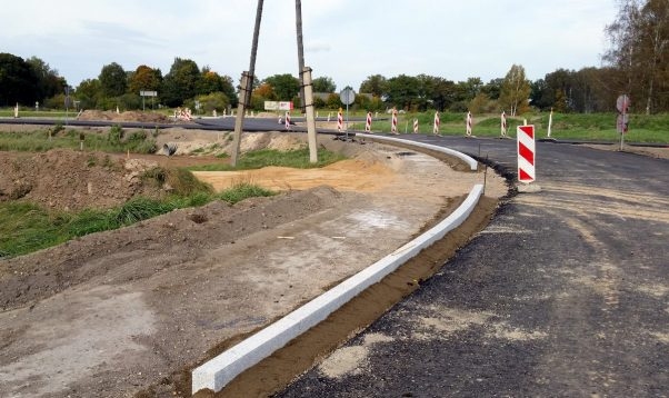 Pabeigti Valmieras šosejas būvdarbi no Rubenes līdz Mellupes tiltam; noņemti satiksmes ierobežojumi