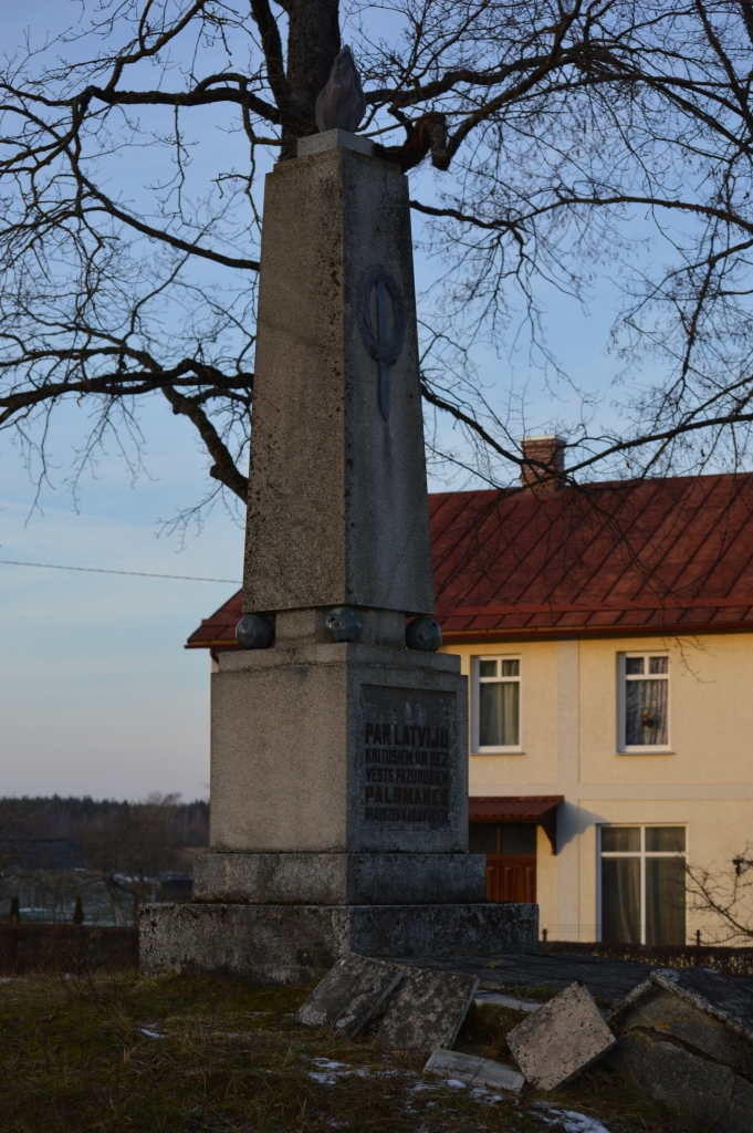 Palsmaniešus rosina uz labu darbu, Latvijas simtgadi gaidot